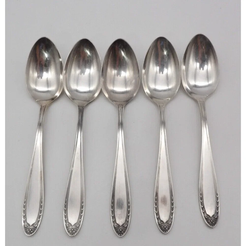 Oneida Bridal Wreath Silverplate Round 6